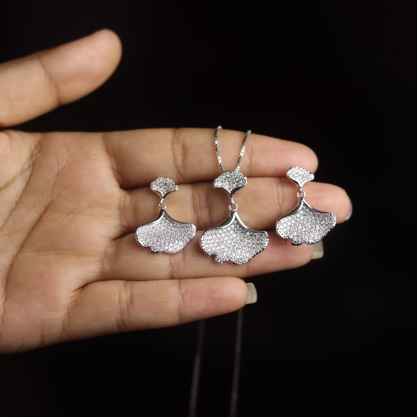 Silver Whisper Pendant Set