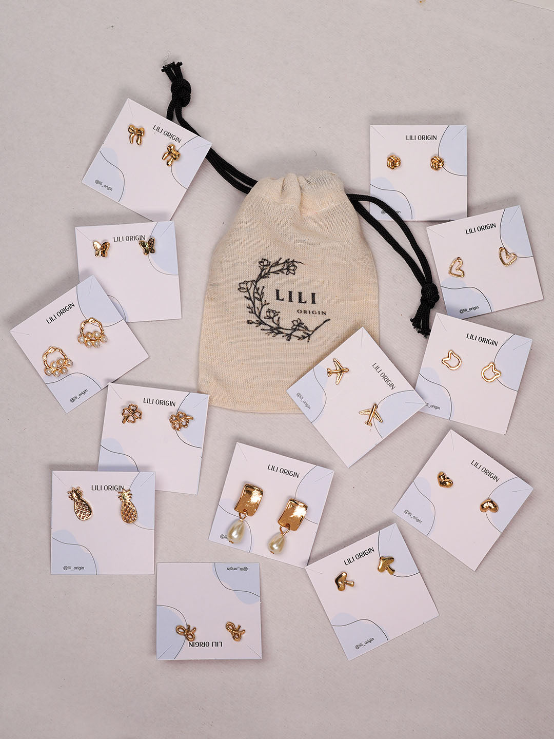 Handmade pouch + 1 Mystery Jewellery