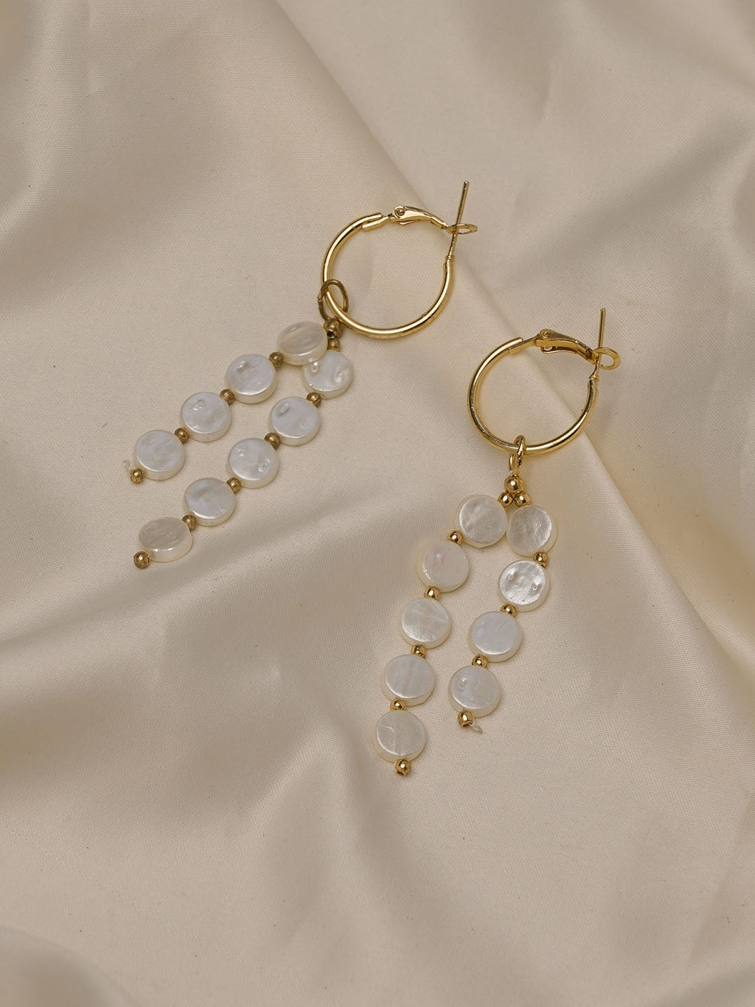 Flat Pearl dangler Earring