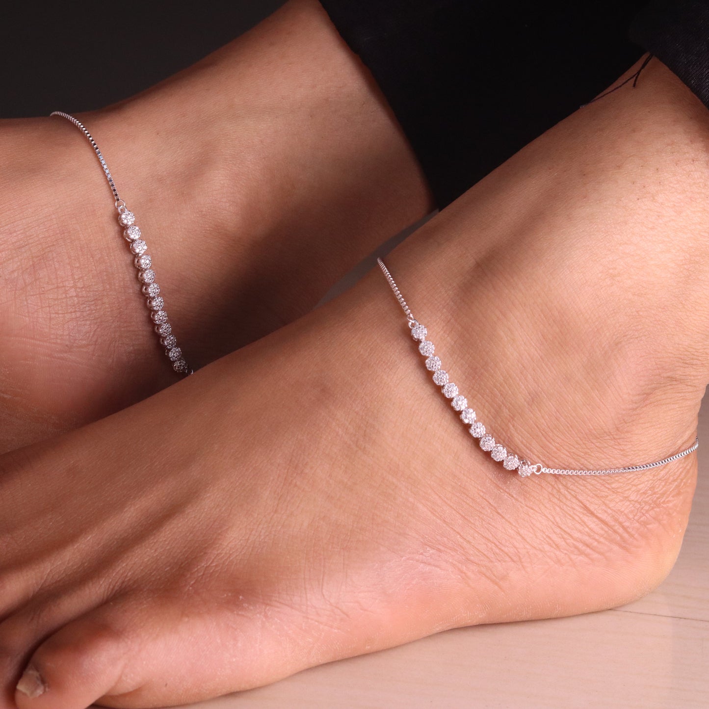 Twinkling Stone Silver Payal for Women