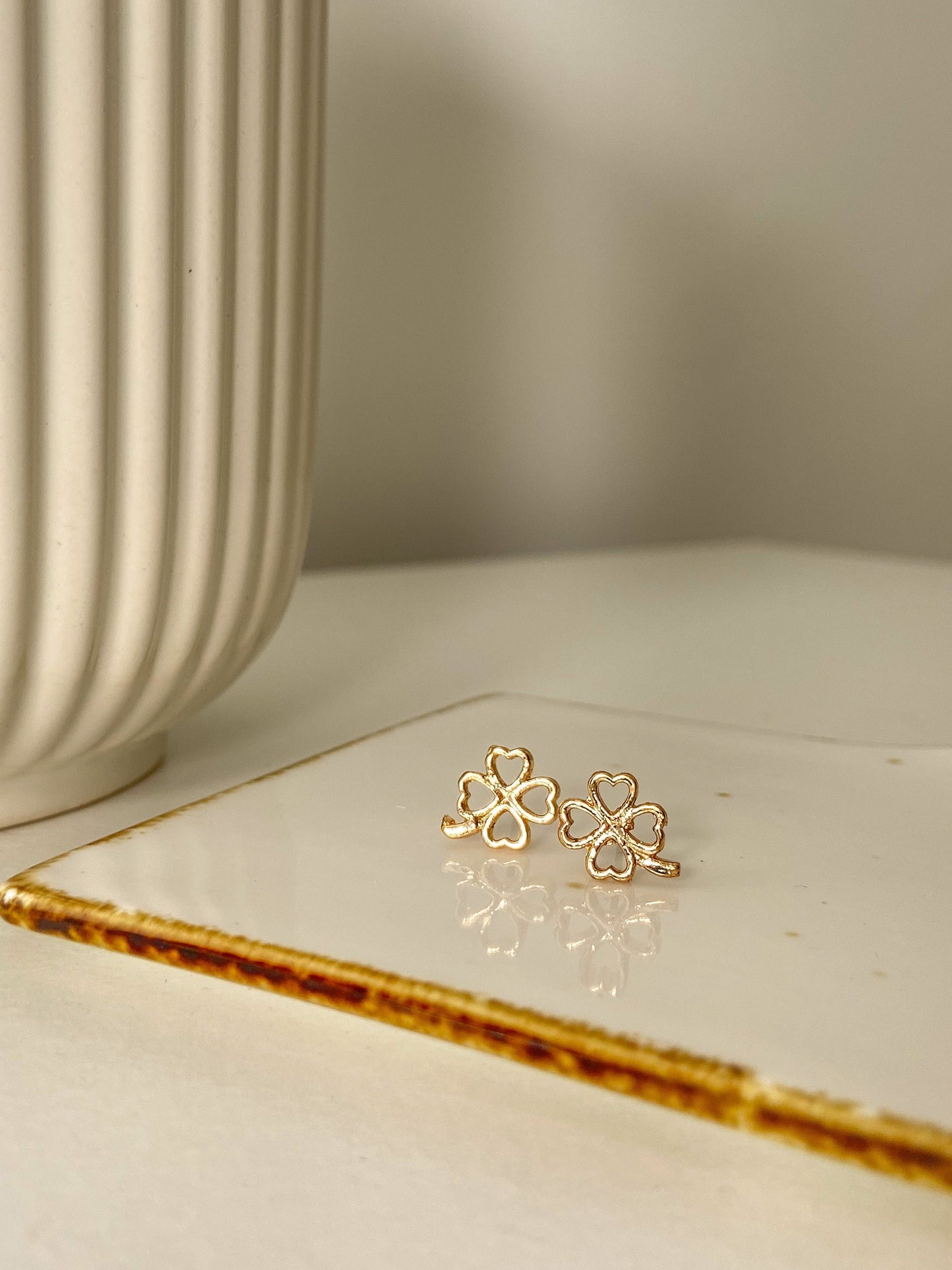 Clover leaf Singles Stud Earrings