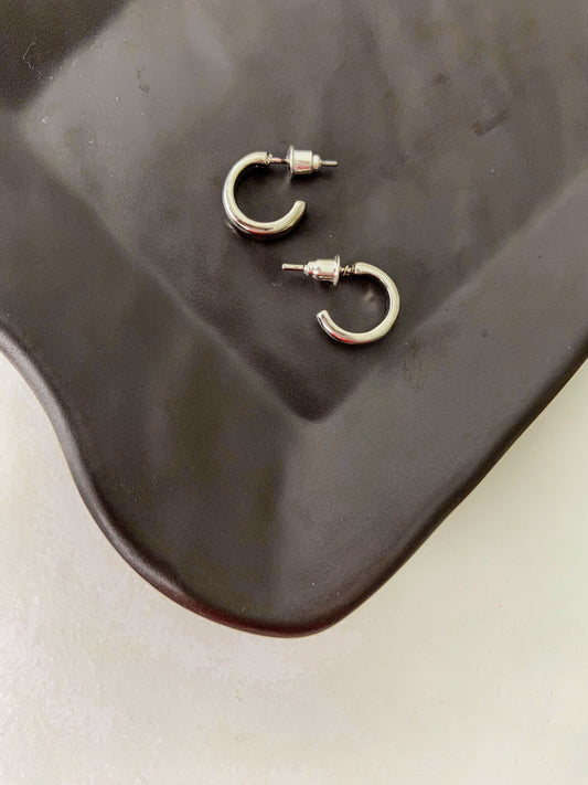 Small 5 Silver Singles Earring