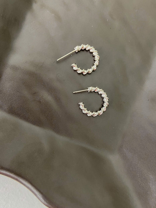 Small 1 Silver Singles Earring
